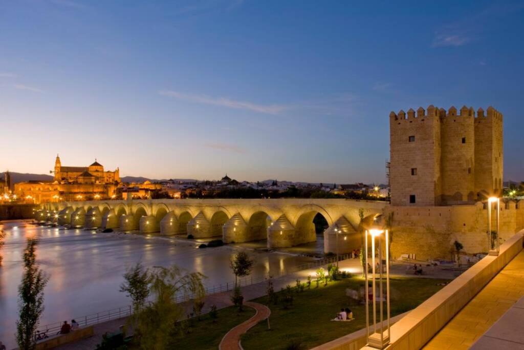 Apartamento Al-Zhara, Junto Puente Romano Cordoba Exterior photo