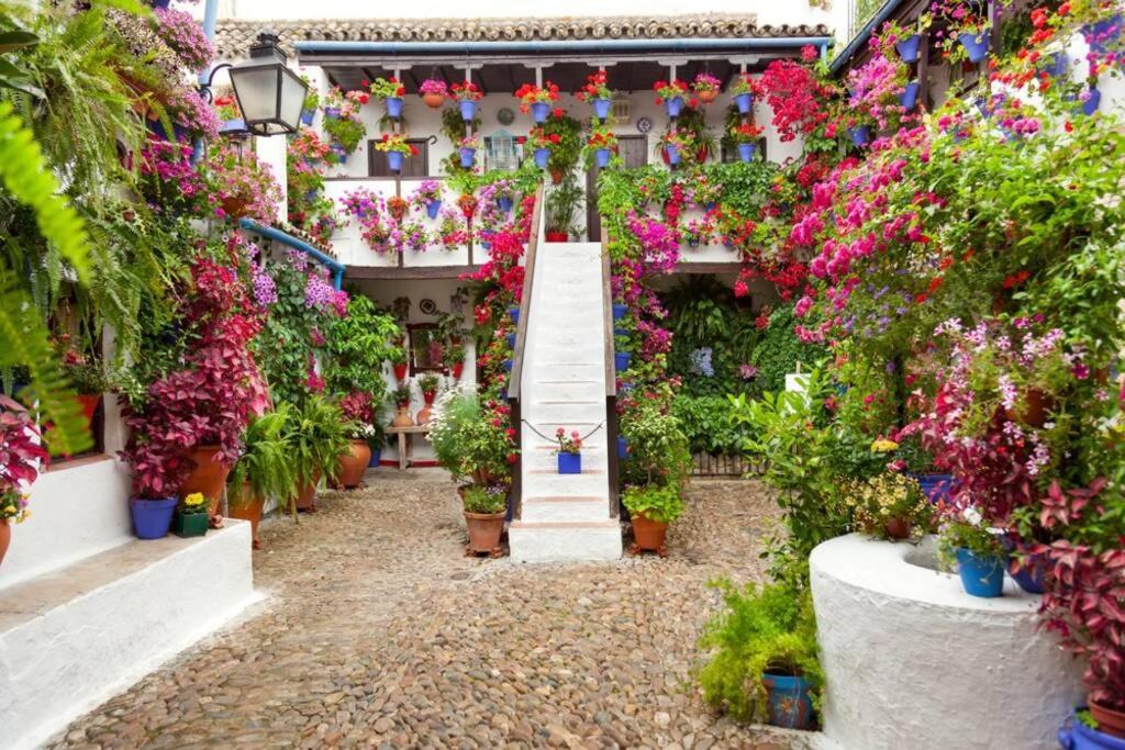 Apartamento Al-Zhara, Junto Puente Romano Cordoba Exterior photo